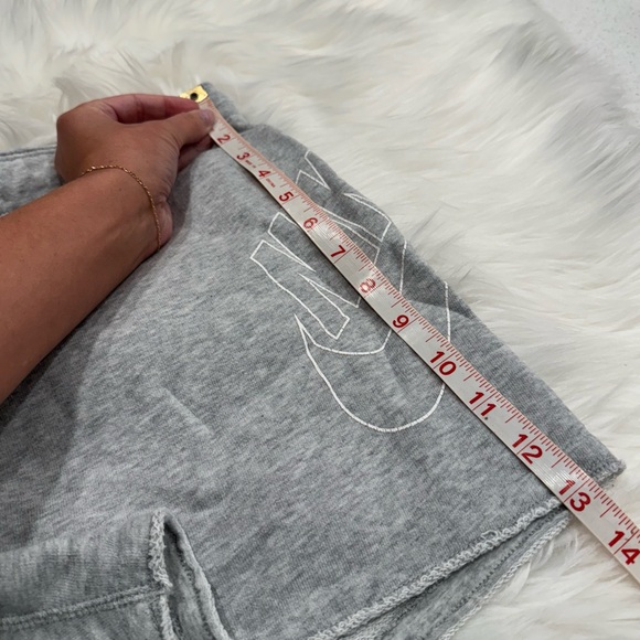 Nike Sweat Shorts Soft Heather Grey Size XS - Picture 11 of 13